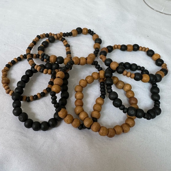 Set of 8 stretch style wooden bead bracelets - Picture 6 of 6
